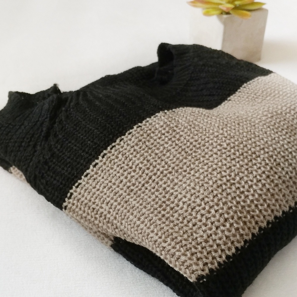 NWT Chunky Cable Knit Sweater Black and Tan Stripe